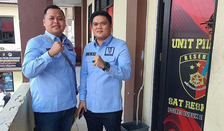 Tim Hukum H. Rachmat Hidayat dan H. Rustam Effendi Laporkan Dugaan Pengrusakan Baliho ke Polres Lubuklinggau