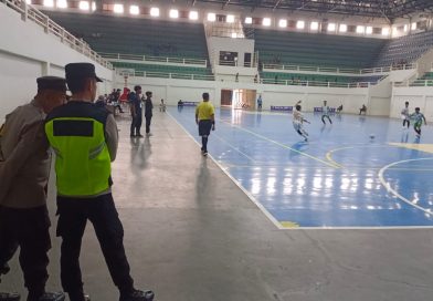 Personel Polres Linggau Laksanakan Tugas Pengamanan Mendukung Kelancaran Pelaksanaan Turnamen Raja Futsal 2025