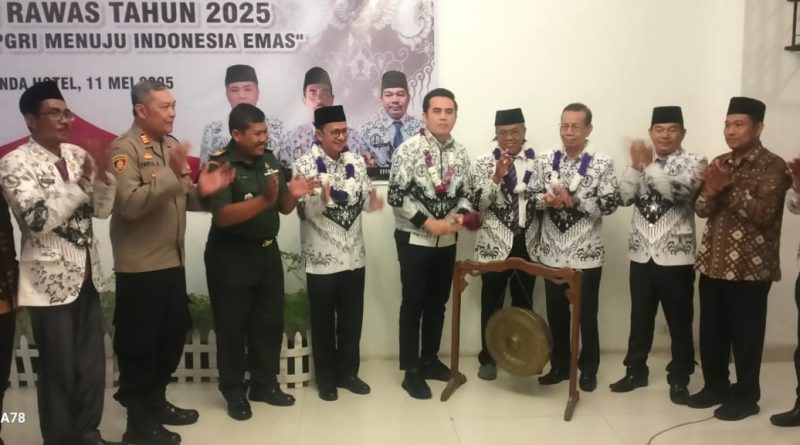 Bupati Musi Rawas Hadiri Pembukaan Konferensi Persatuan Guru PGRI Musi Rawas ke-XXIII Masa Bakti 2025–2030